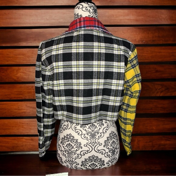 SHEIN Women’s cropped multi plaid button down- Small - Picture 4 of 7